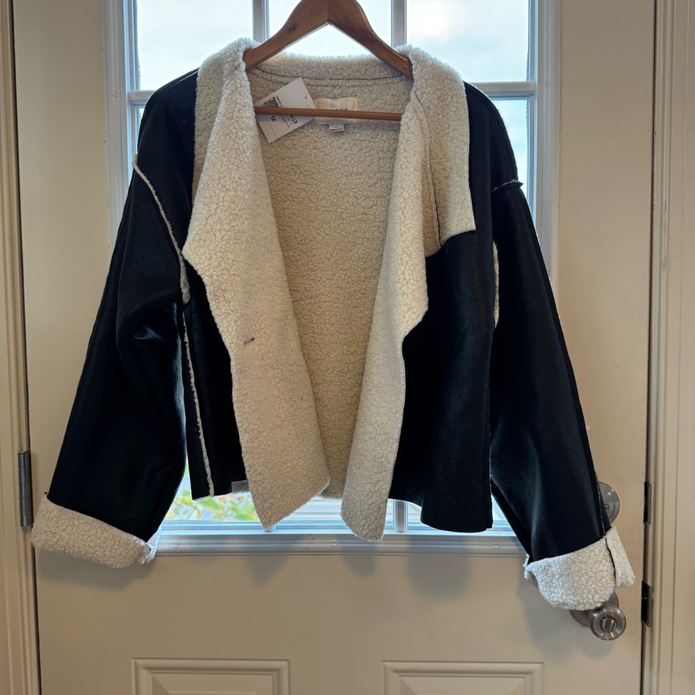 NWT HYFVE The Brooklynn Black and Cream Faux-Leather Sherpa Jacket M - Picture 10 of 13
